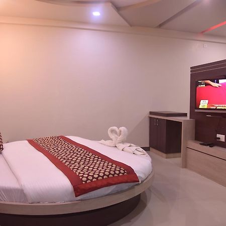 Hotel Sun Plaza Somnath Luaran gambar