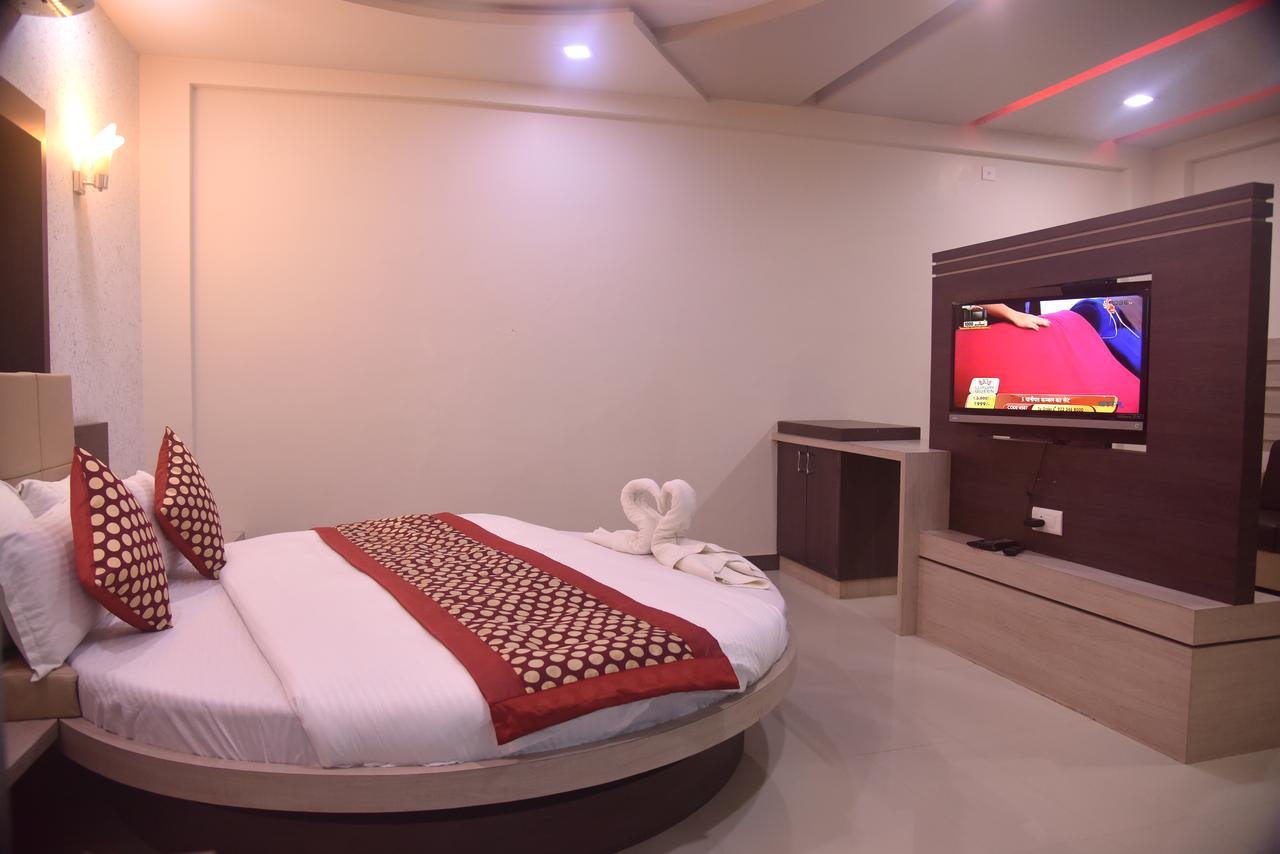 Hotel Sun Plaza Somnath Luaran gambar