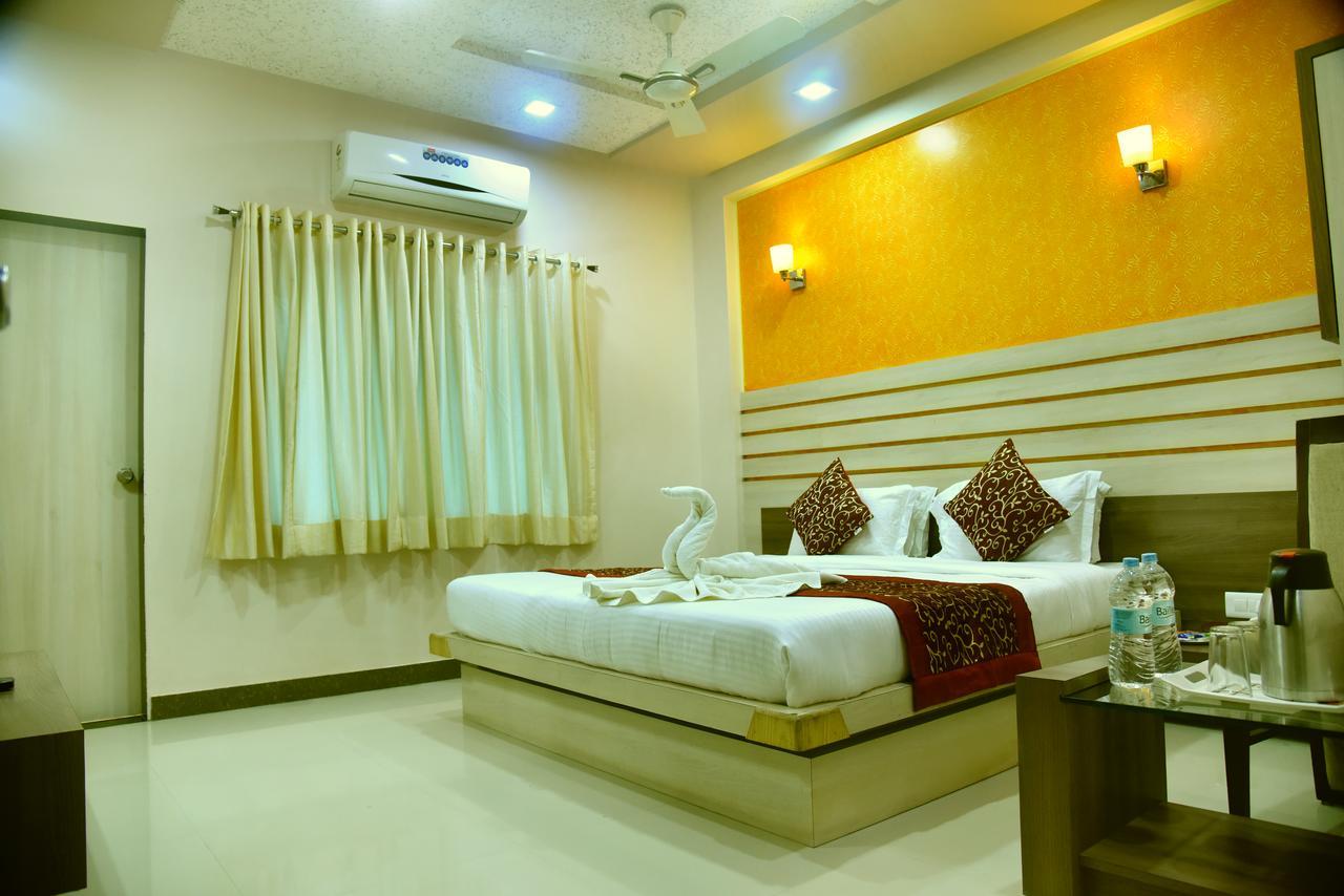Hotel Sun Plaza Somnath Luaran gambar