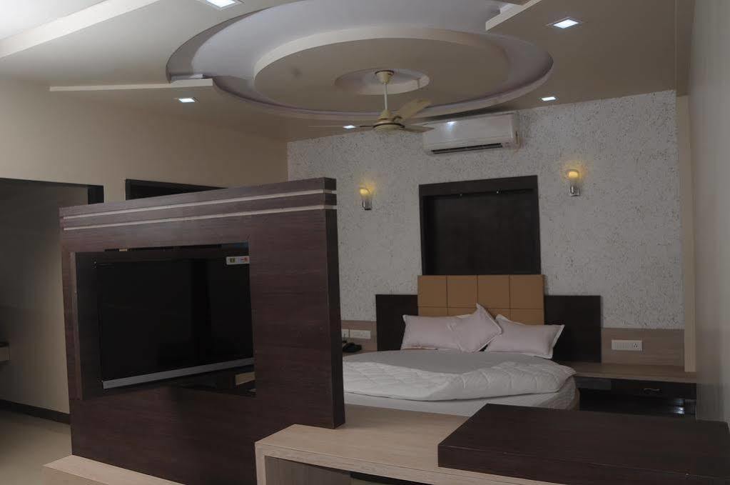 Hotel Sun Plaza Somnath Luaran gambar