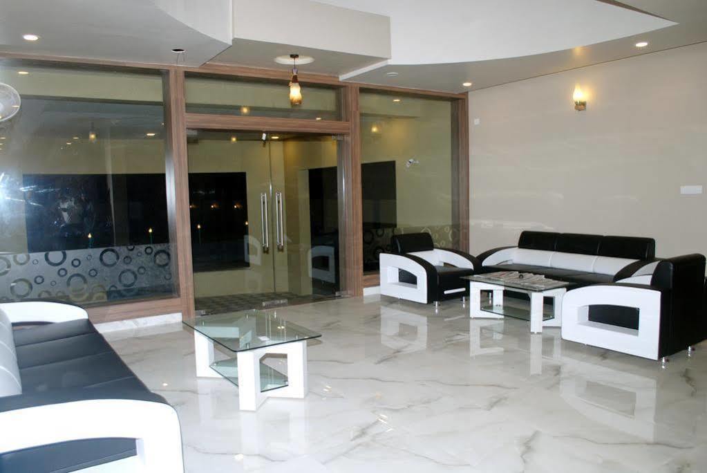 Hotel Sun Plaza Somnath Luaran gambar